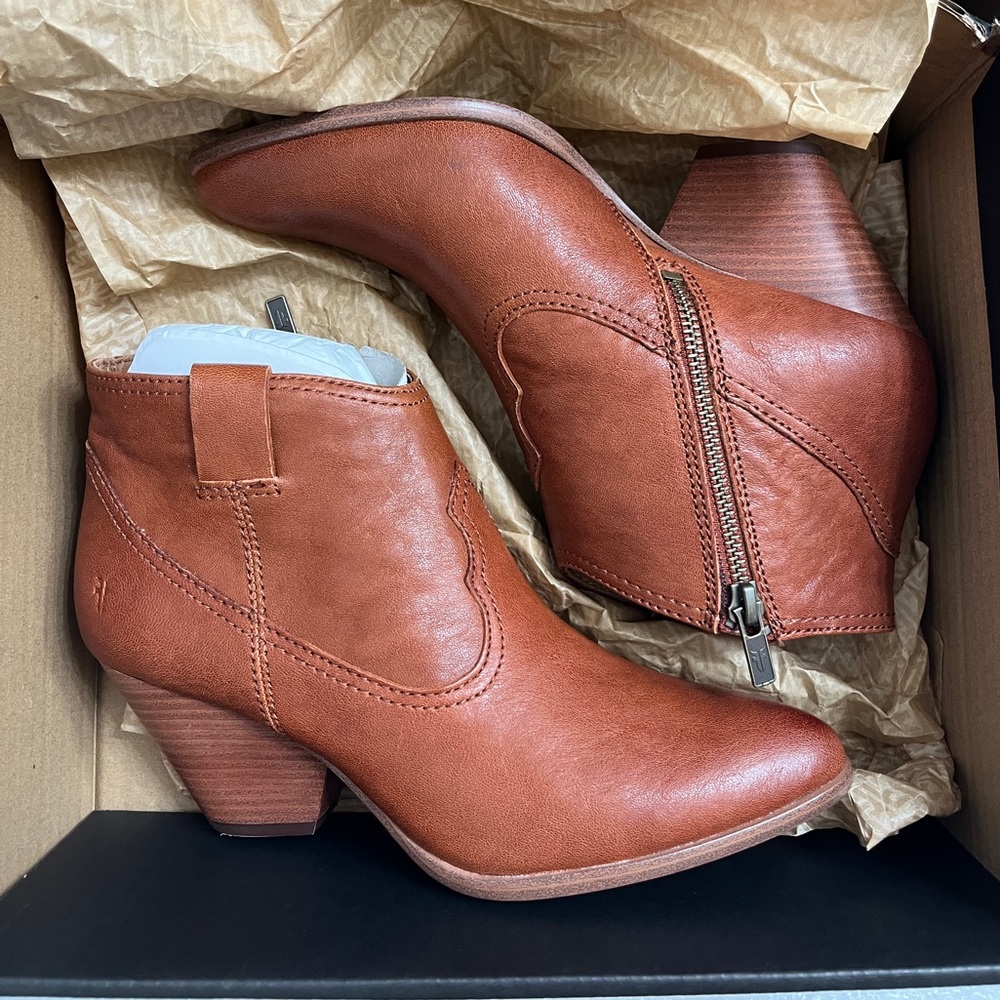 Frye Reina Bootie size 7 color cognac